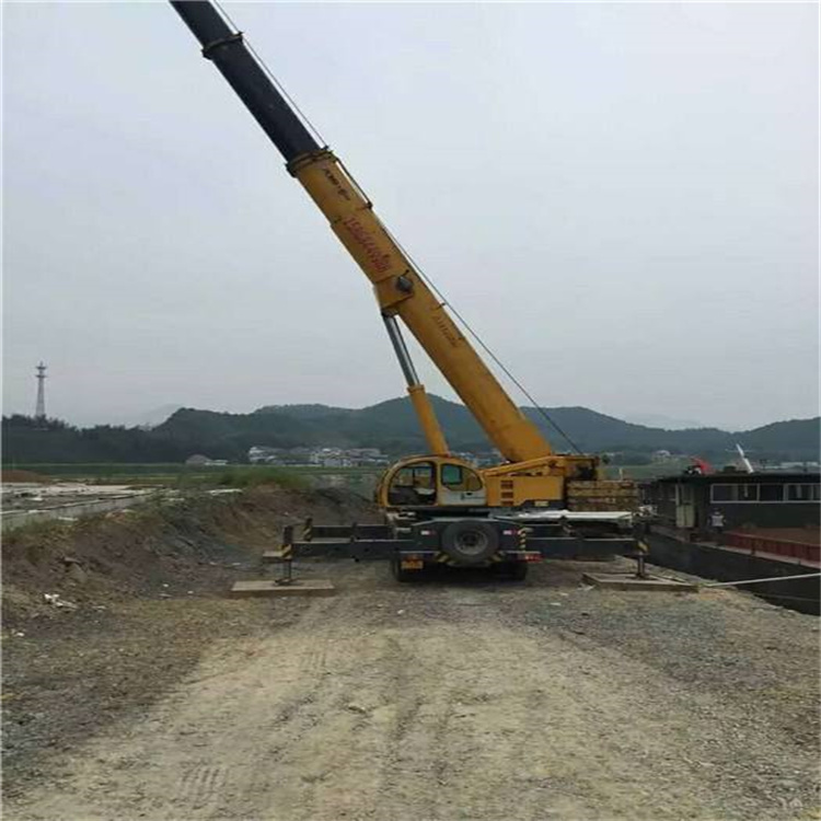 钢城重型吊车租赁费用